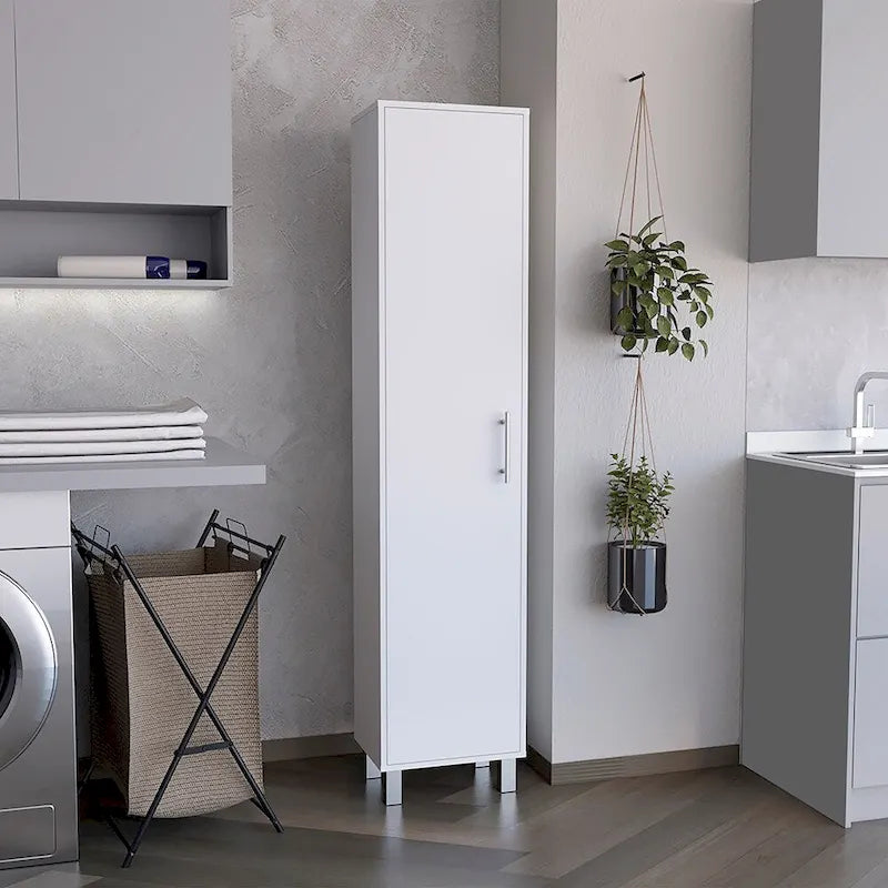 Armoire de rangement de 70 pouces de hauteur avec support à balais et 5 étagères