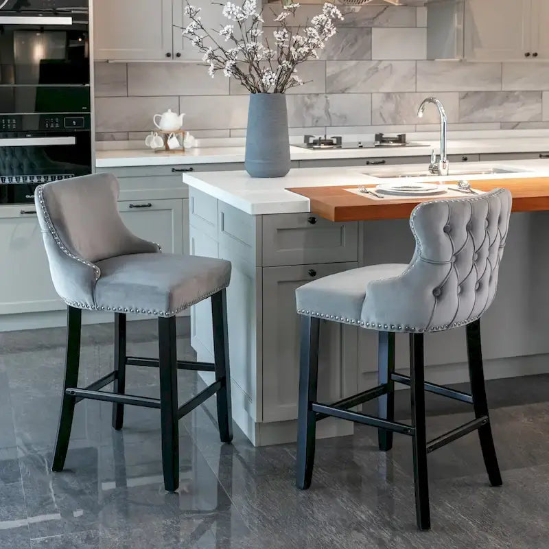 Tabourets de bar à dossier ailé en velours capitonné – Lot de 2