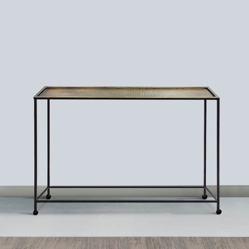Table console de 48 pouces avec plateau de style plateau en bronze antique martelé et piètement en fer noir